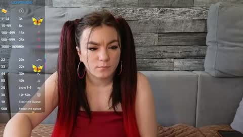 Snapshot of vika_loves_you chatting on 05/27/26, 02:19 follow my fansly online show from 05/27/26, 02:19
