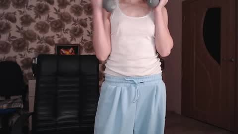 Vika online show from 02/10/25, 05:52