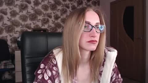 Vika online show from 02/11/25, 05:40