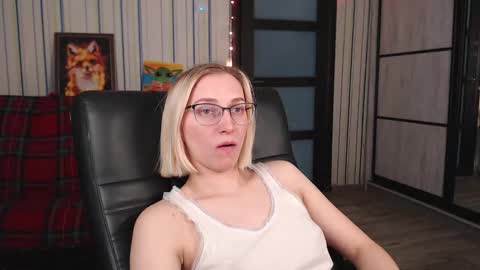 Snapshot of vikaericka chatting on 02/08/26, 06:50 Vika online show from 02/08/26, 06:50