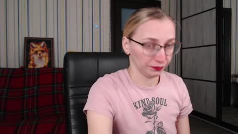 Snapshot of vikaericka chatting on 02/09/26, 05:55 Vika online show from 02/09/26, 05:55