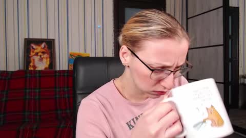 Snapshot of vikaericka chatting on 02/12/26, 08:42 Vika online show from 02/12/26, 08:42