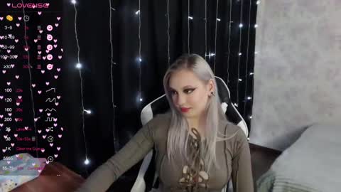 Snapshot of vikapowers chatting on 03/01/25, 12:01 vikapowers online show from 03/01/25, 12:01