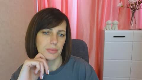 Snapshot of vikasoul chatting on 10/23/25, 09:30 Vika online show from 10/23/25, 09:30