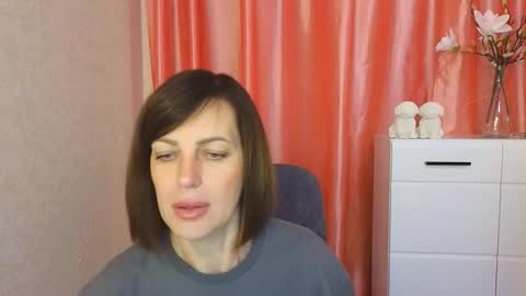 Snapshot of vikasoul chatting on 10/24/25, 04:31 Vika online show from 10/24/25, 04:31