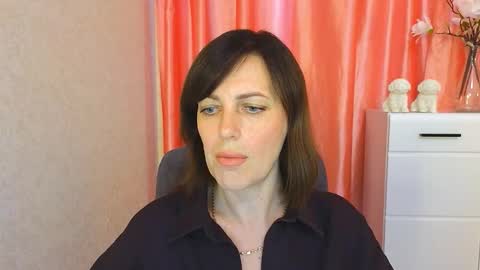 Snapshot of vikasoul chatting on 11/25/25, 12:49 Vika online show from 11/25/25, 12:49