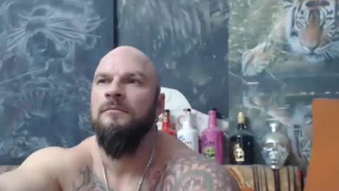 Snapshot of viking_me chatting on 11/19/25, 07:14 viking online show from 11/19/25, 07:14