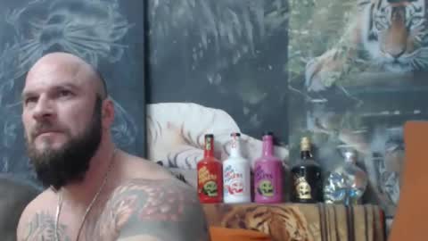 Snapshot of viking_me chatting on 12/03/25, 07:01 viking online show from 12/03/25, 07:01