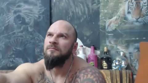 Snapshot of viking_me chatting on 12/14/25, 08:46 viking online show from 12/14/25, 08:46