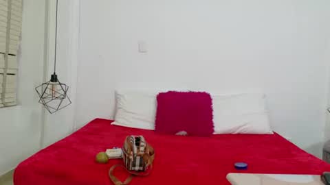 Snapshot of vikitomson chatting on 02/22/25, 12:51 vikiTomson online show from 02/22/25, 12:51