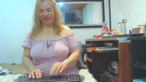 Snapshot of vikktoriaaa chatting on 02/04/25, 05:10 VIKKKTORIAAA online show from 02/04/25, 05:10