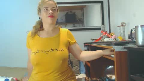 Snapshot of vikktoriaaa chatting on 02/16/25, 05:26 VIKKKTORIAAA online show from 02/16/25, 05:26