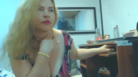 Snapshot of vikktoriaaa chatting on 03/05/25, 05:29 VIKKKTORIAAA online show from 03/05/25, 05:29