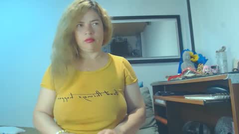 Snapshot of vikktoriaaa chatting on 03/12/25, 05:24 VIKKKTORIAAA online show from 03/12/25, 05:24