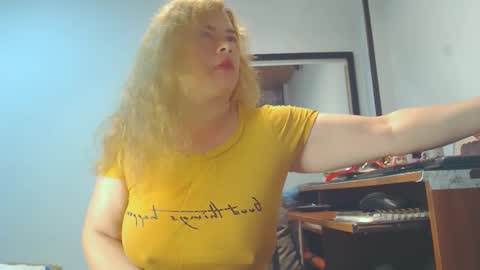 Snapshot of vikktoriaaa chatting on 03/12/25, 08:51 VIKKKTORIAAA online show from 03/12/25, 08:51