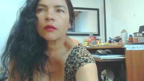 Snapshot of vikktoriaaa chatting on 10/06/25, 05:05 VIKKKTORIAAA online show from 10/06/25, 05:05