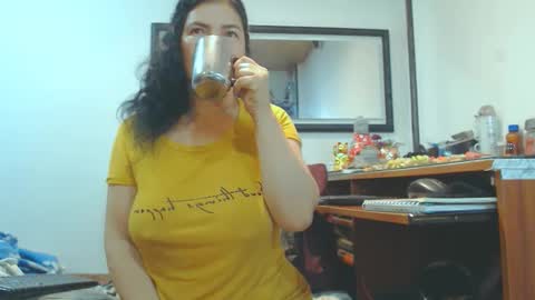 Snapshot of vikktoriaaa chatting on 10/13/25, 05:51 VIKKKTORIAAA online show from 10/13/25, 05:51