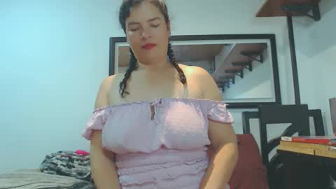 Snapshot of vikktoriaaa chatting on 10/27/25, 05:22 VIKKKTORIAAA online show from 10/27/25, 05:22