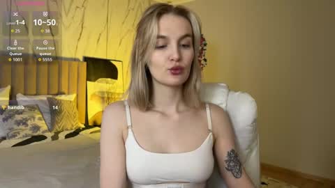 Vikky online show from 04/23/26, 01:40