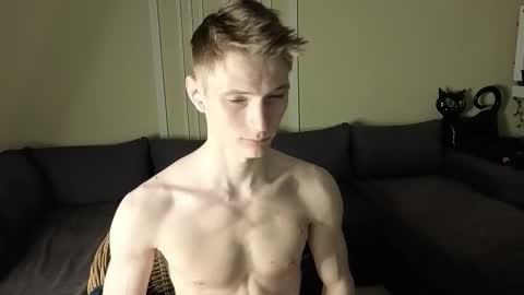 Max online show from 11/28/25, 03:47