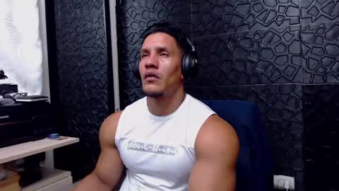 Viktor Herrera online show from 03/04/25, 01:23