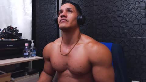 Viktor Herrera online show from 09/11/25, 03:12