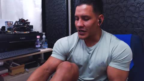 Viktor Herrera online show from 09/12/25, 04:18