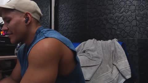 Viktor Herrera online show from 09/18/25, 08:00