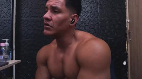 Viktor Herrera online show from 10/09/25, 03:10