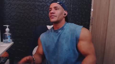 Viktor Herrera online show from 12/01/25, 04:56