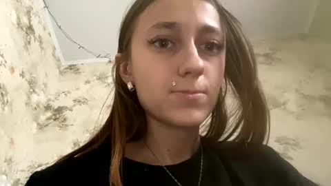 Snapshot of viktoria9898 chatting on 12/04/24, 08:01 Sweett online show from 12/04/24, 08:01