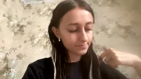 Snapshot of viktoria9898 chatting on 09/29/25, 11:15 Sweett online show from 09/29/25, 11:15