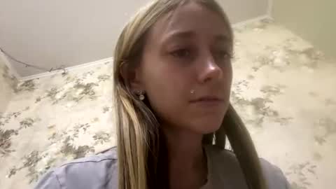 Snapshot of viktoria9898 chatting on 08/03/26, 11:52 Sweett online show from 08/03/26, 11:52