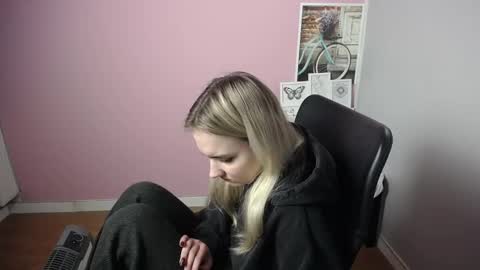 viktoria_lovely online show from 12/27/24, 09:17