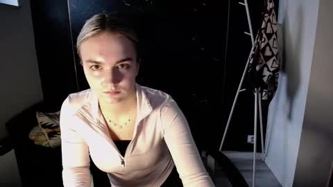 viktoria_lovely online show from 11/09/25, 12:36