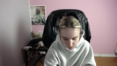 viktoria_lovely online show from 04/02/26, 07:17