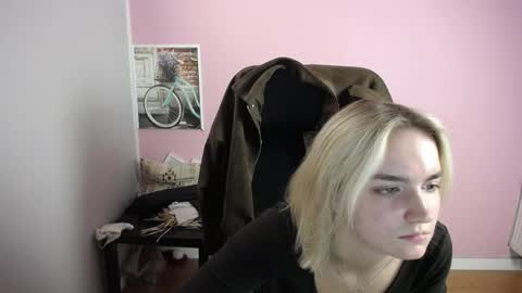 viktoria_lovely online show from 04/15/26, 09:49