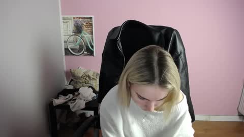 viktoria_lovely online show from 04/22/26, 06:27