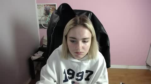 viktoria_lovely online show from 05/08/26, 06:30