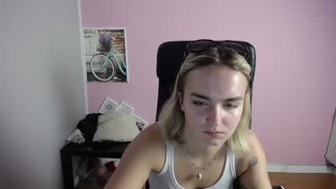 viktoria_lovely online show from 06/23/26, 07:17