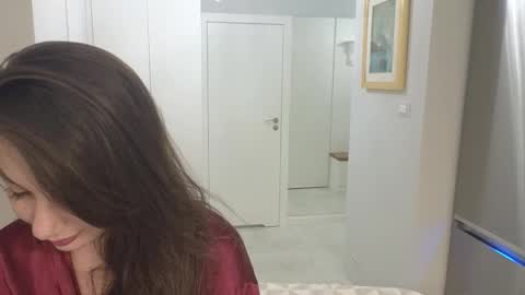 Snapshot of viktoria_storm chatting on 10/30/25, 11:27 Alisa online show from 10/30/25, 11:27