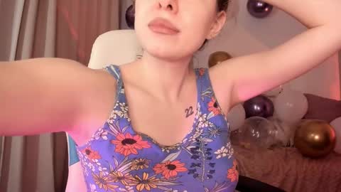 Vikky online show from 10/28/25, 05:33