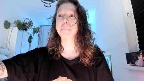 Vikky online show from 11/26/25, 04:46