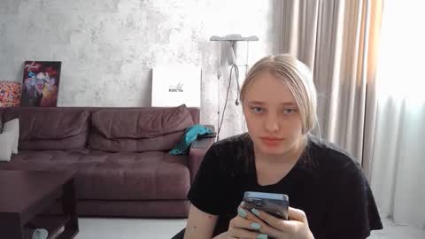 Snapshot of viktorlonsky chatting on 02/25/25, 09:42 viktorlonsky online show from 02/25/25, 09:42