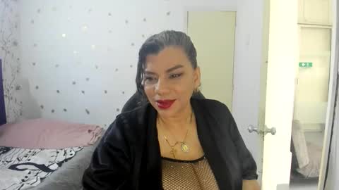Snapshot of vikyadams chatting on 04/28/26, 12:32 VIKY ADAMS online show from 04/28/26, 12:32