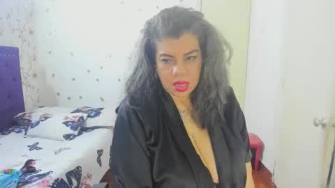 Snapshot of vikyadams chatting on 05/08/26, 09:03 VIKY ADAMS online show from 05/08/26, 09:03