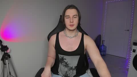 Vincent Strong online show from 12/06/24, 01:11