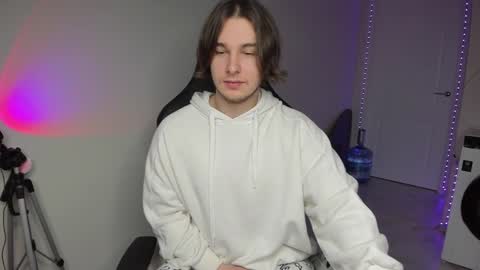 Vincent Strong online show from 12/10/24, 07:58