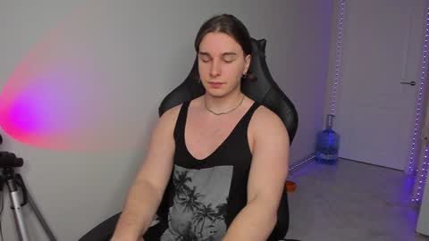 Vincent Strong online show from 01/25/25, 02:25