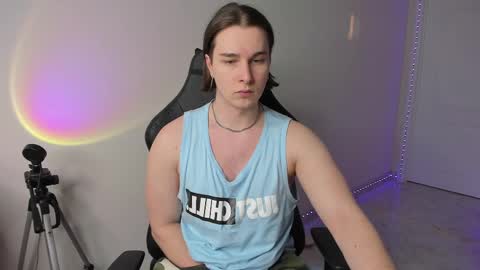 Vincent Strong online show from 02/16/25, 01:38